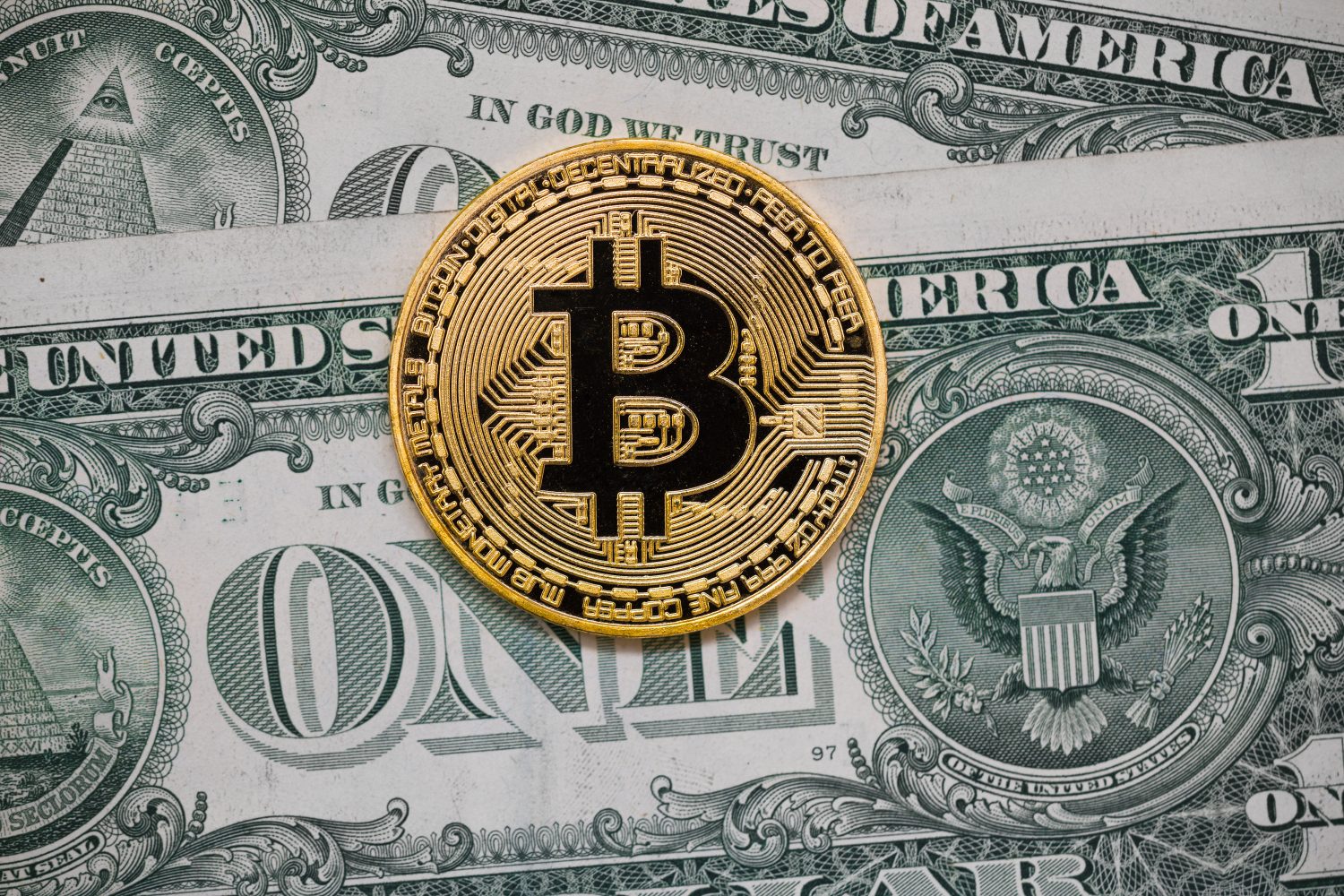 Fitur-Fitur Keunggulan dan Kekurangan Transaksi Jual/Beli Bitcoin